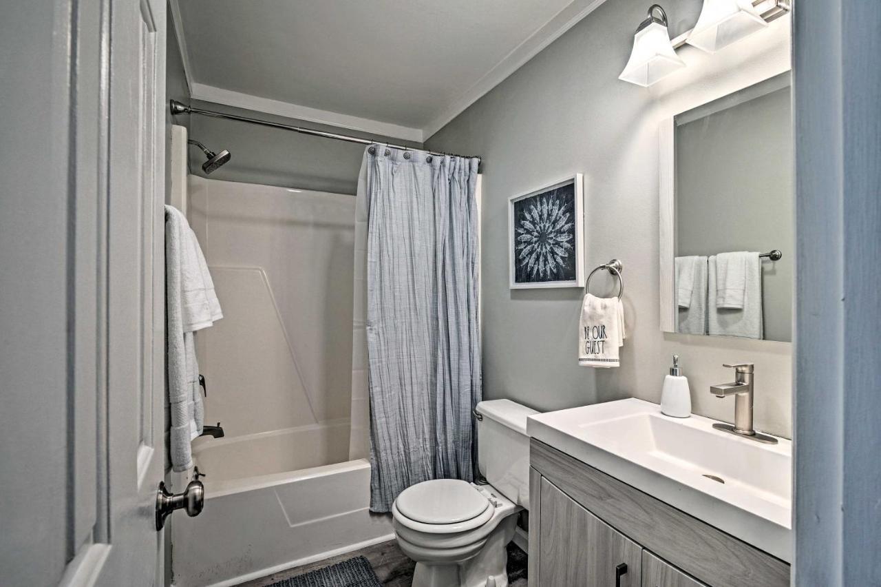 Surfside Beach Couples Retreat With Balcony! マートルビーチ エクステリア 写真